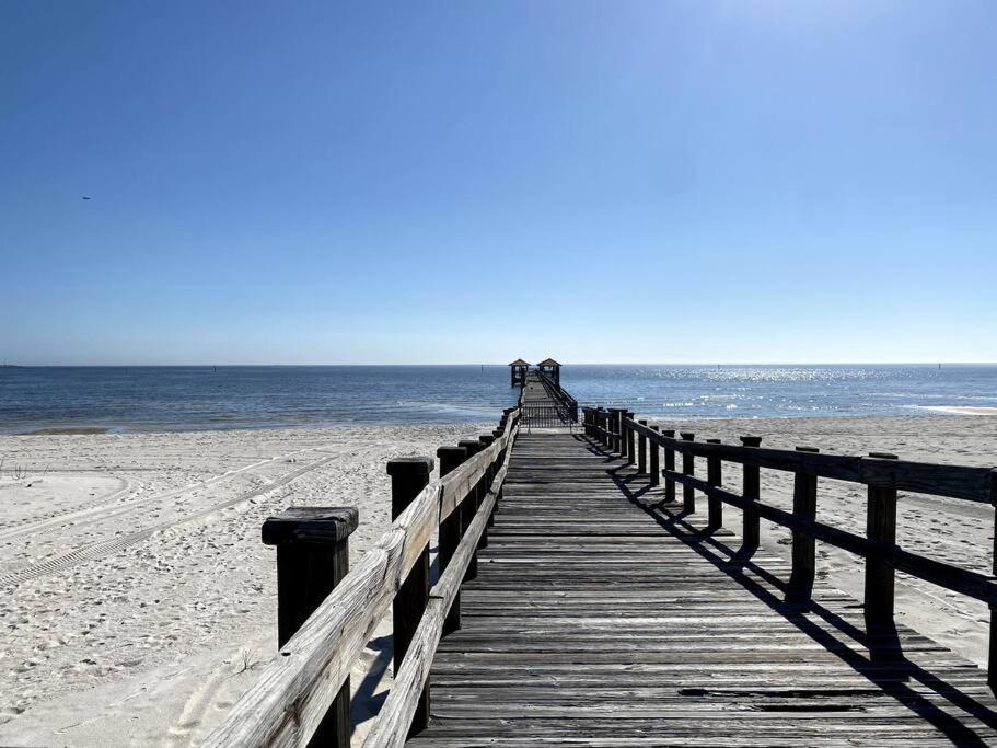 White Sand Getaway Steps From Beach Gulfport Kültér fotó
